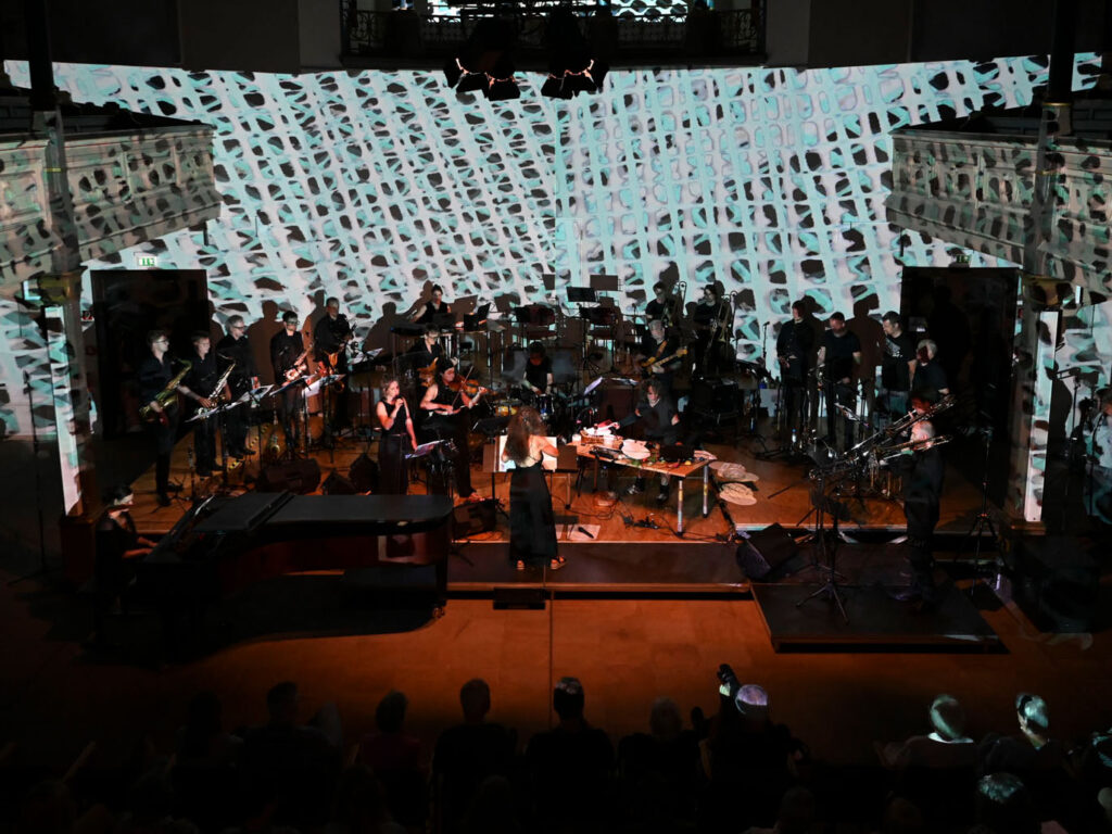 Das Fuchsthone Orchestra und Caroline Thon beim Relaoded#6 Konzert